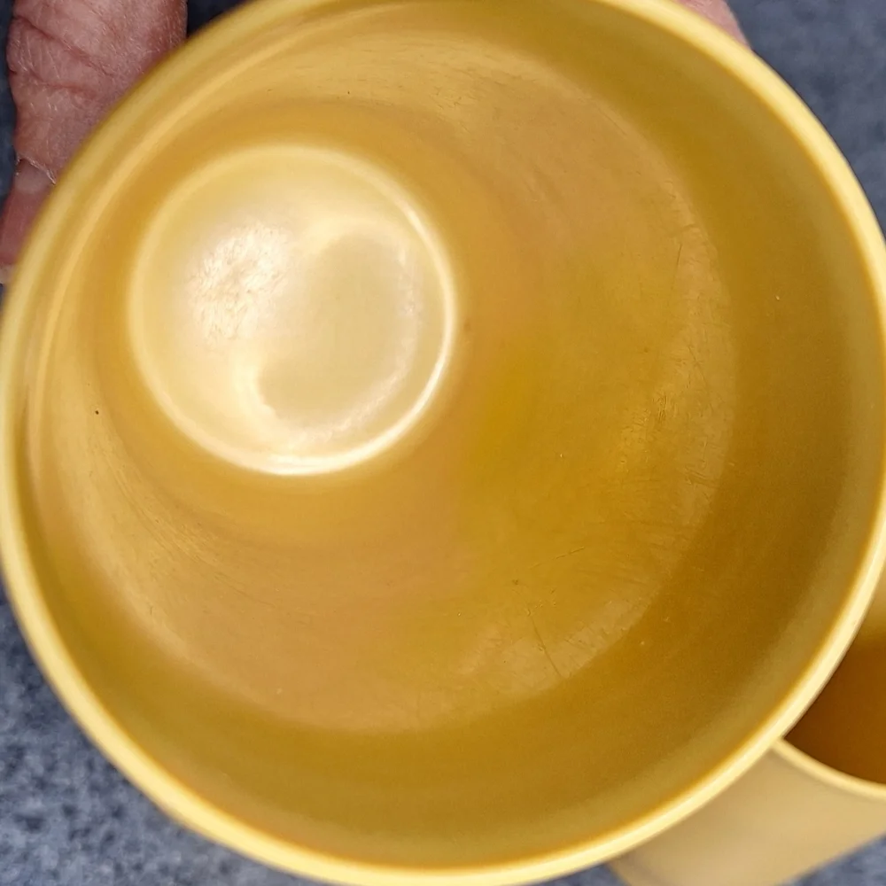 Vintage Tupperware Harvest Gold 10 Ounce Tumbler Set(4)